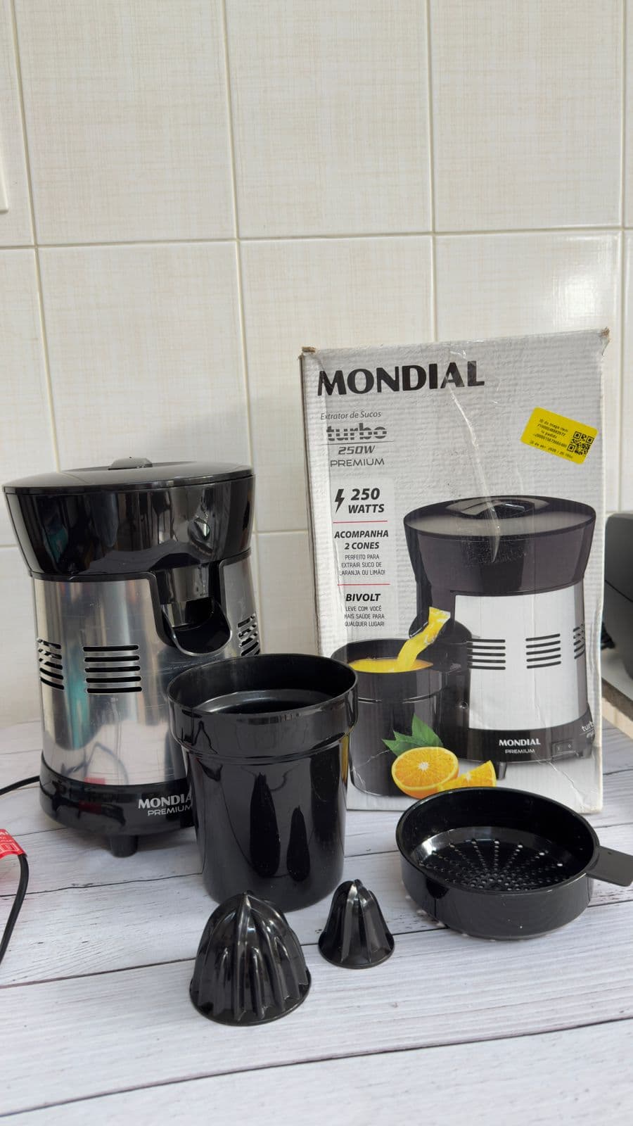 Extrator de Sucos E-10 Turbo Premium Com Potência De 250W Cor Preto e Inox Mondial - 2