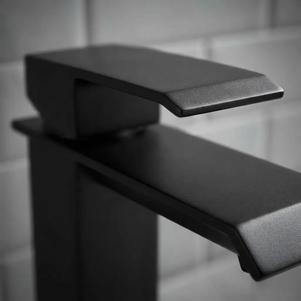 Torneira Para Banheiro Monocomando Cascata Bica Baixa Preto - 4