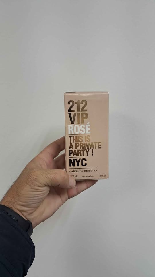 Perfume Carolina Herrera 212 VIP Rosé Eau de Parfum Feminino 50ml Original - 2