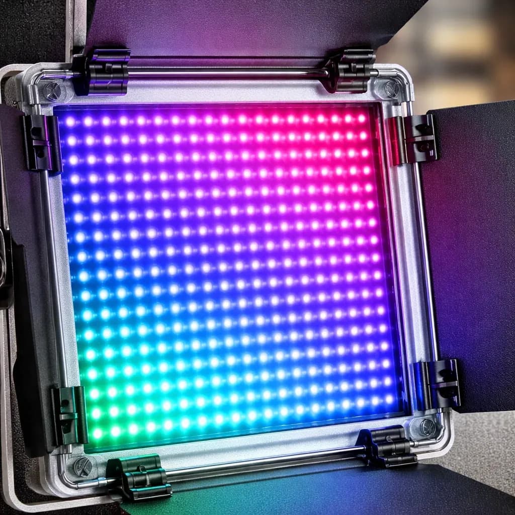 Luz De Vídeo Led Neewer 660 Pro Rgb 50w Comando Via App 127/220v Preto Rgb - 3