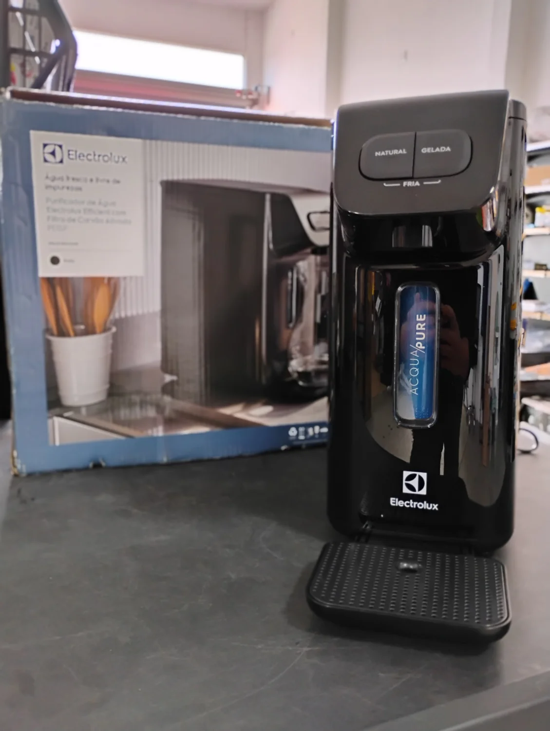 Electrolux Purificador de Água Gelada Fria e Natural Elétrico Compacto - 1