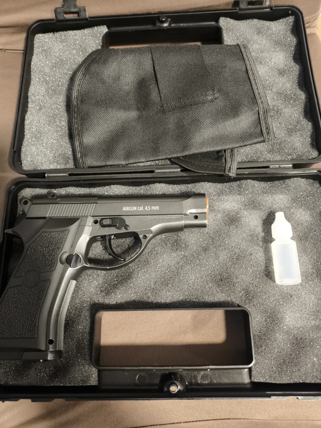 Pistola de Pressão CO₂ Rossi Delta D301 Full Metal 4,5mm - 2