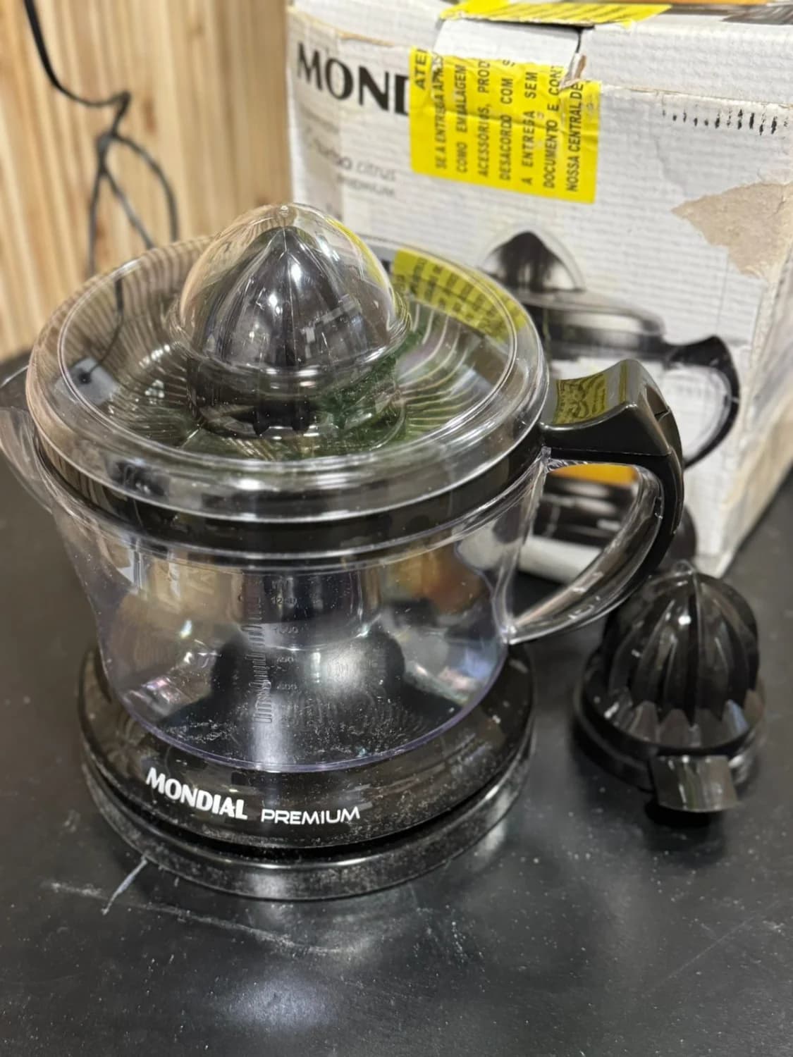 Espremedor Mondial Premium E02 Black 110V - 3