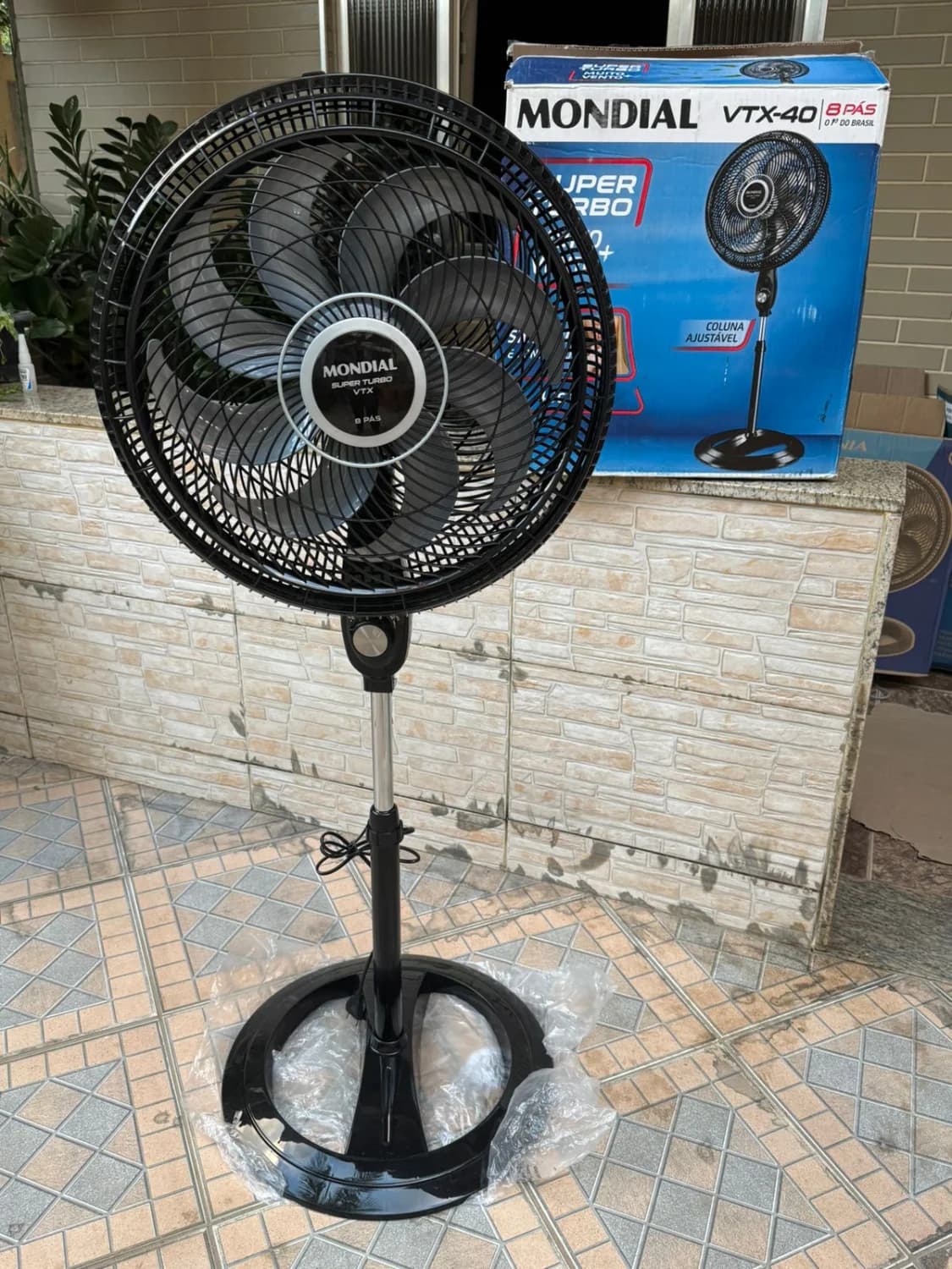 Ventilador de Coluna Mondial VTX-40C-8P 40 cm com 3 Velocidades - Preto - 110V - 1