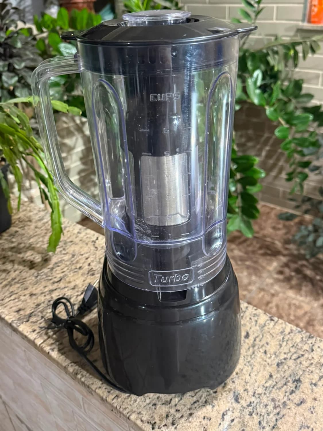 Liquidificador Portátil Mondial Turbo Power 2.2 L Preto 127v. ( pequeno arranhado e Sem Caixa) - 6