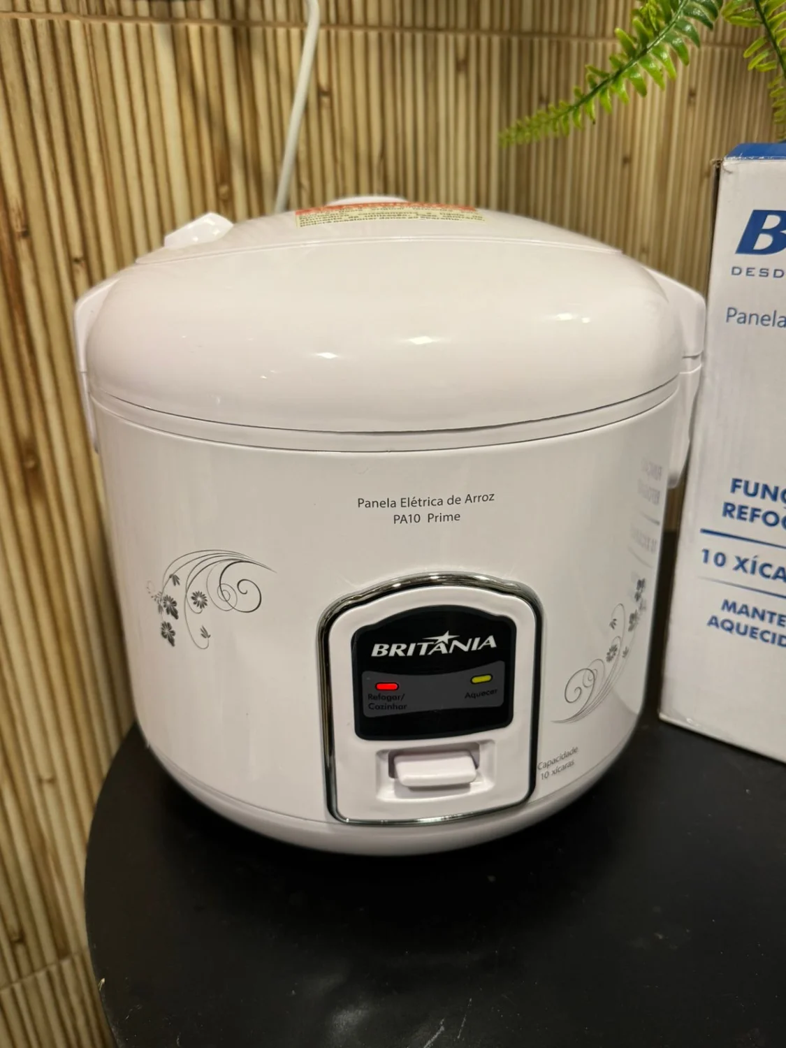 Panela Elétrica de Arroz Britânia PA10 Prime 10 Xícaras - Branca - 110V - 6