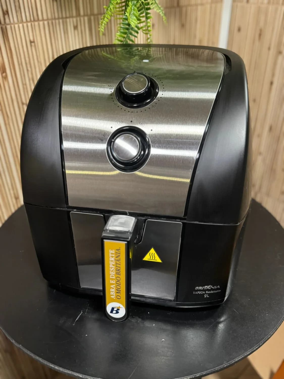 Air Fryer Britânia 9L 2000W Antiaderente Redstone BAF90A 110V - 1