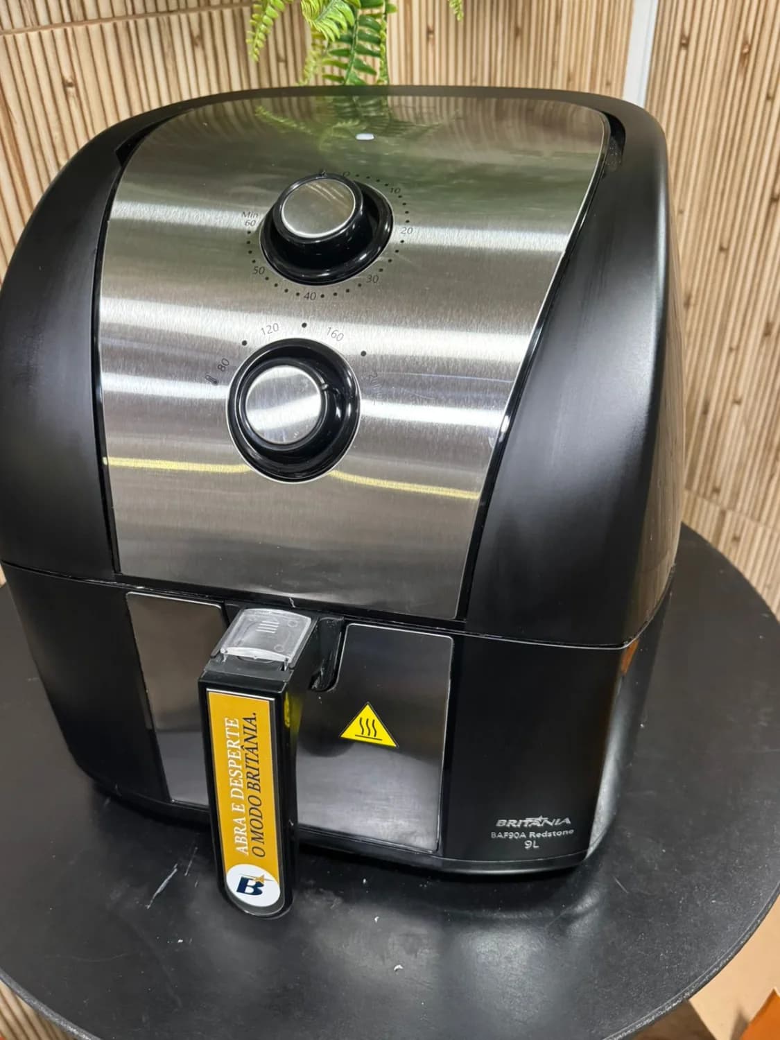 Air Fryer Britânia 9L 2000W Antiaderente Redstone BAF90A 110V - 2