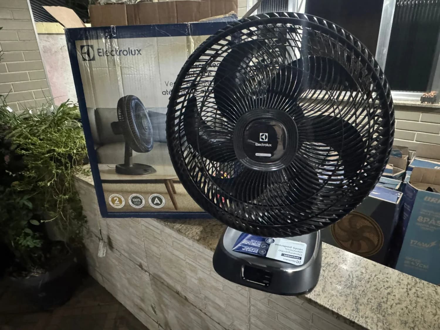 Ventilador de Mesa Electrolux EFD40 DuoForce Air+ 40cm 126W 6 Pás - 1