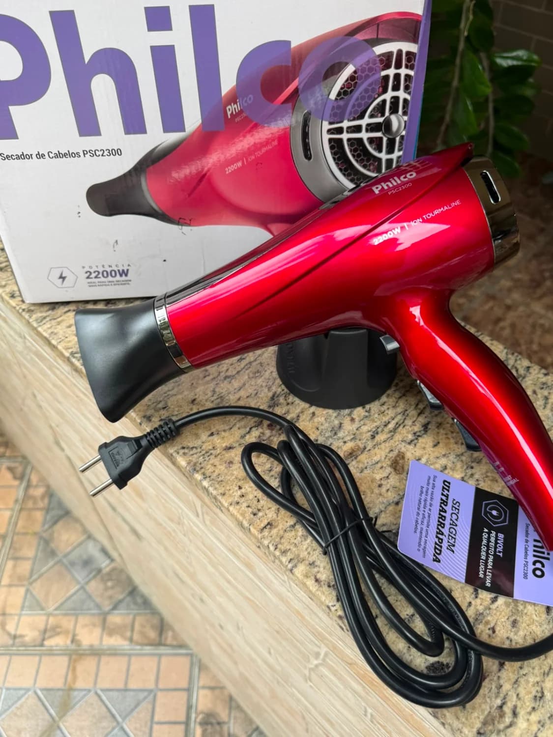 Secador De Cabelos 2200w Psc2300 Motor Dc Philco Vermelho Com Tecnologia Íons Tourmaline - Secagem rápida e eficiente - 1