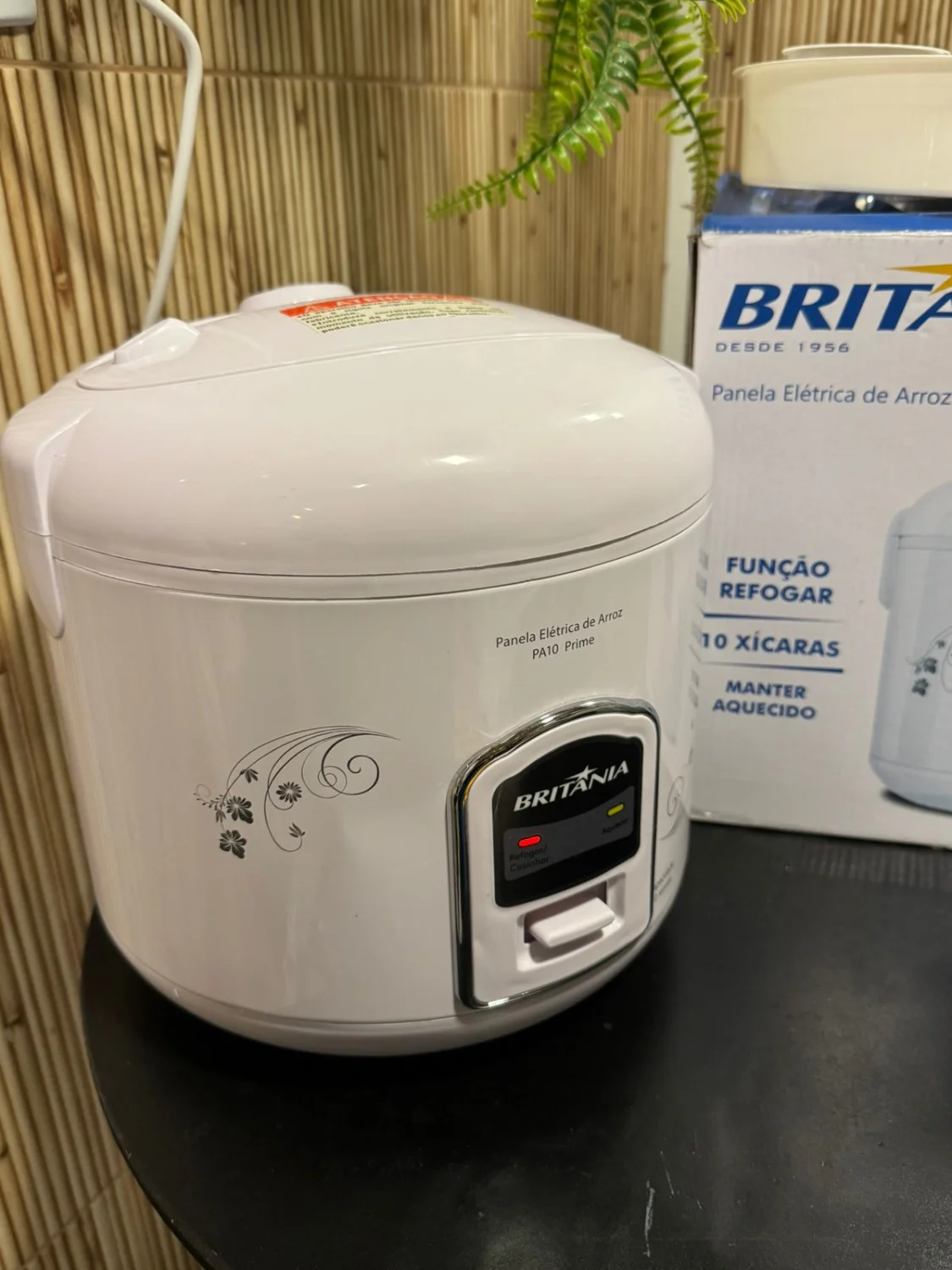 Panela Elétrica de Arroz Britânia PA10 Prime 10 Xícaras - Branca - 110V - 4