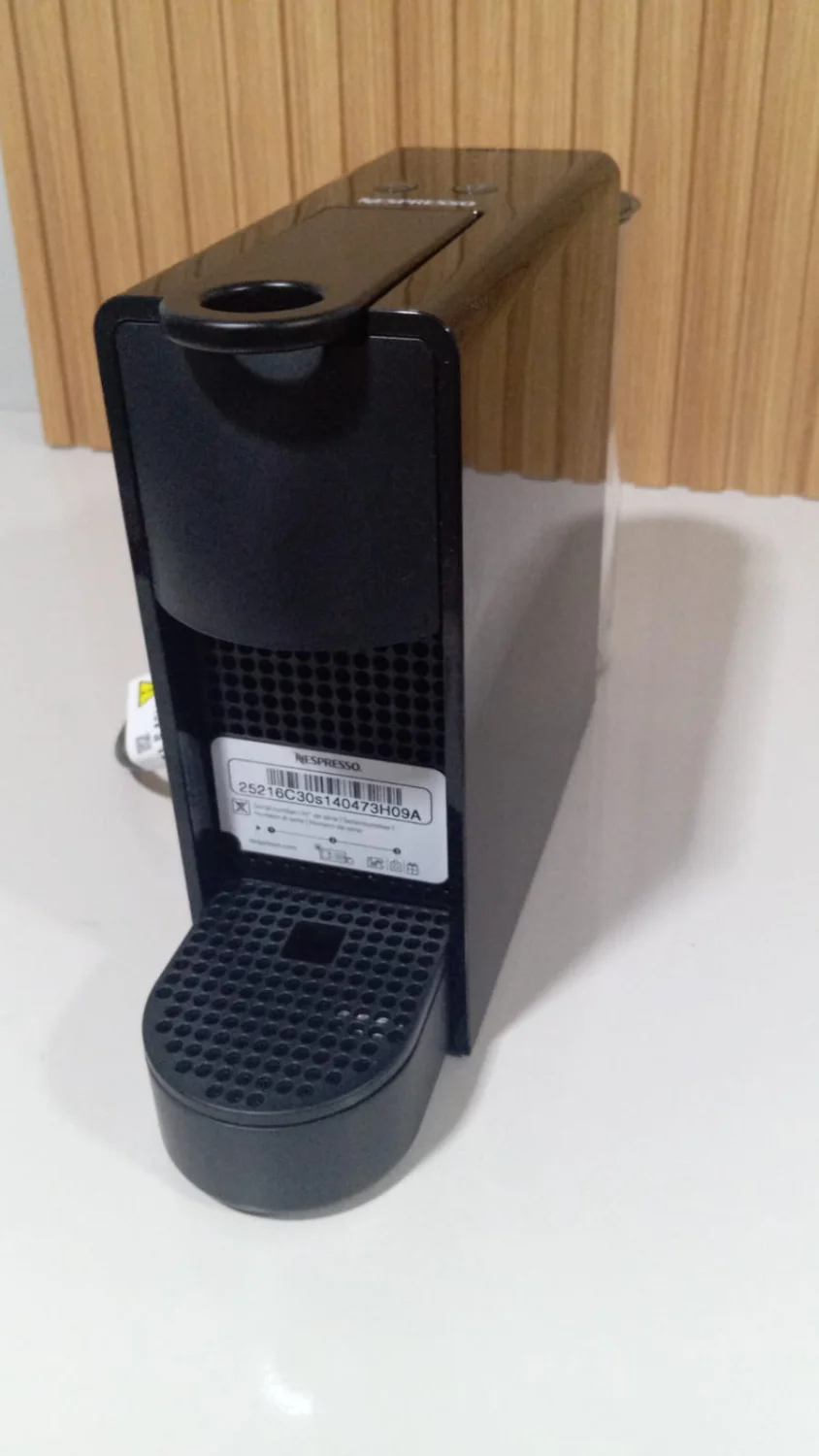 Cafeteira Nespresso Essenza Mini Preta - 1