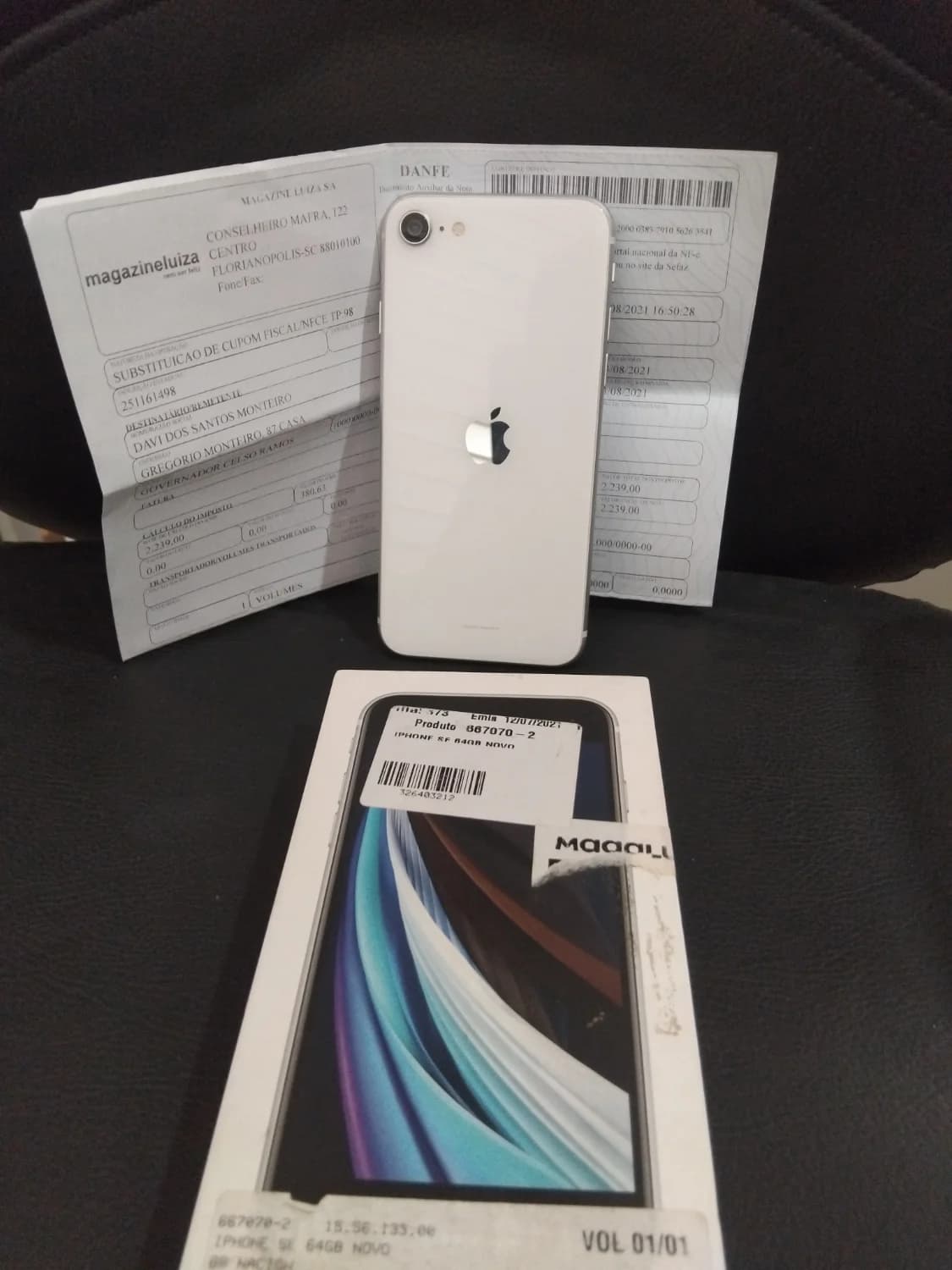 iPhone SE (2nd Generation) 64 GB branco - - 2