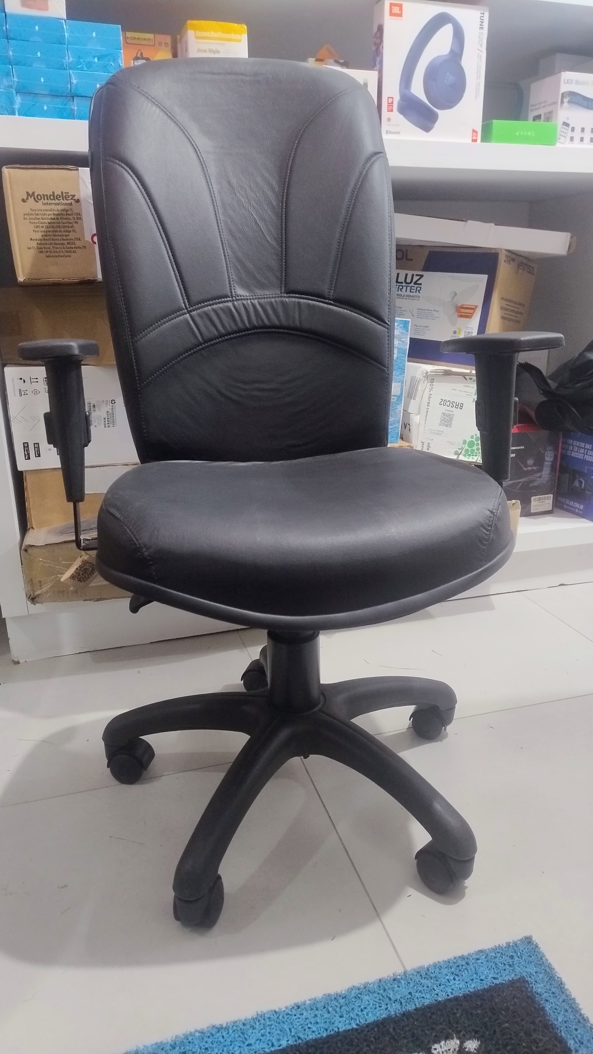 Poltrona Presidente Fraque Multi Regulavel Preta Primax Preto Couro Sintético - 2