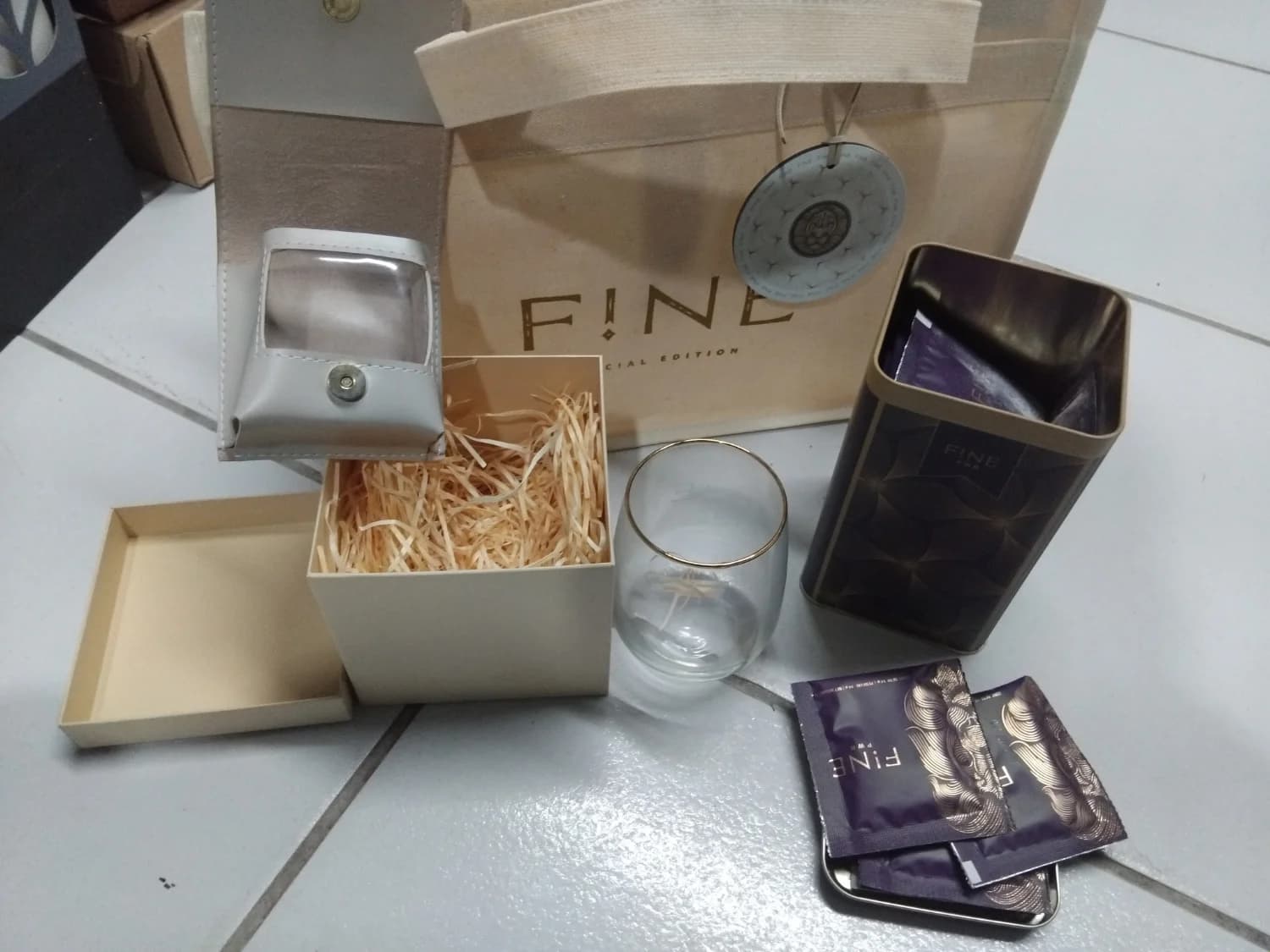 Colágeno Hidrolisado Premium Em Pó Fine Power Frutas Vermelhas 30 Sachês + Brinde + Bolsa + Copo Fio Ouro - 2