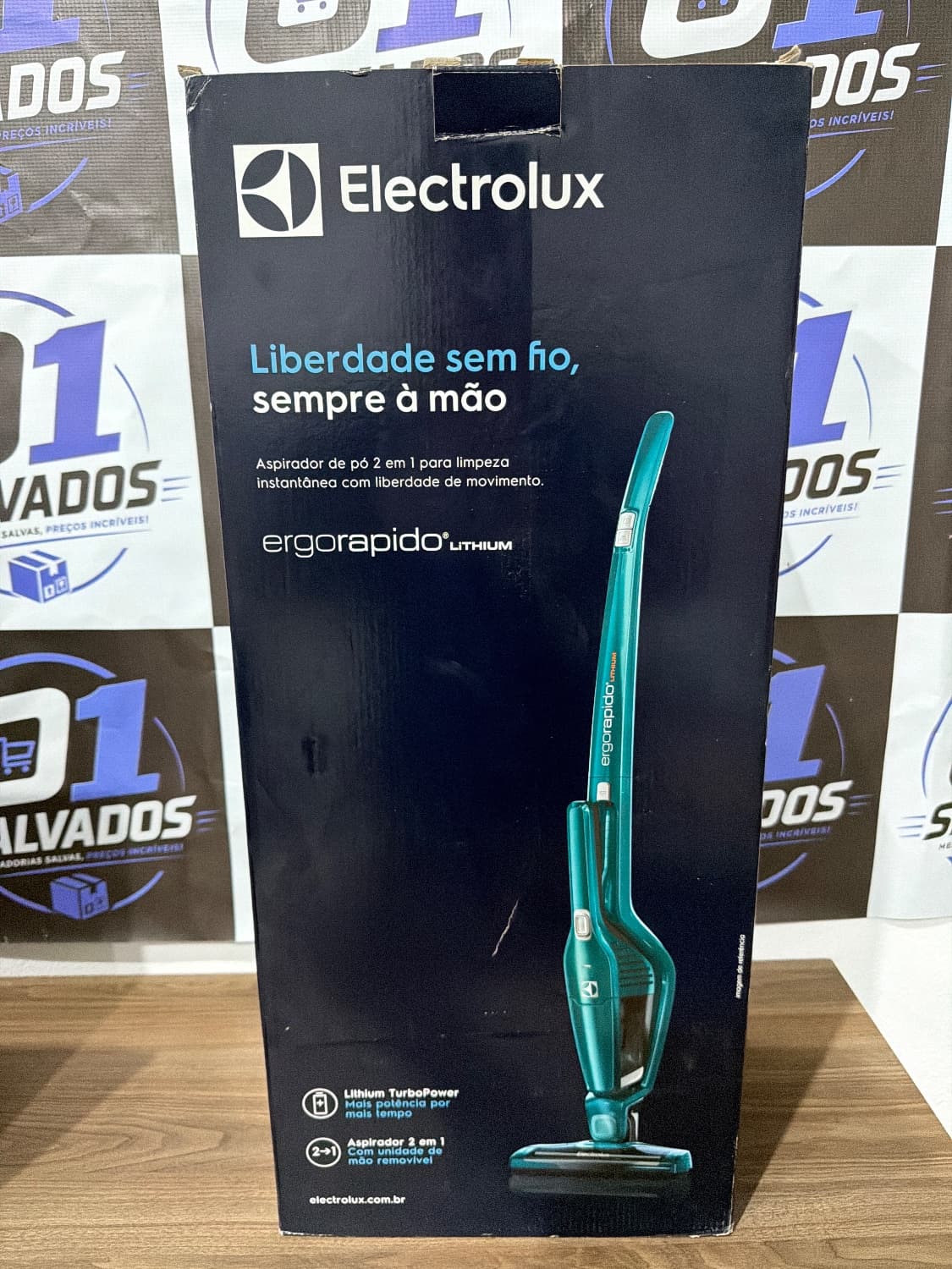 Aspirador de Pó Vertical Sem Fio Electrolux Ergorapido 2 em 1 até 20 min Verde ERG22 - Bivolt - 1