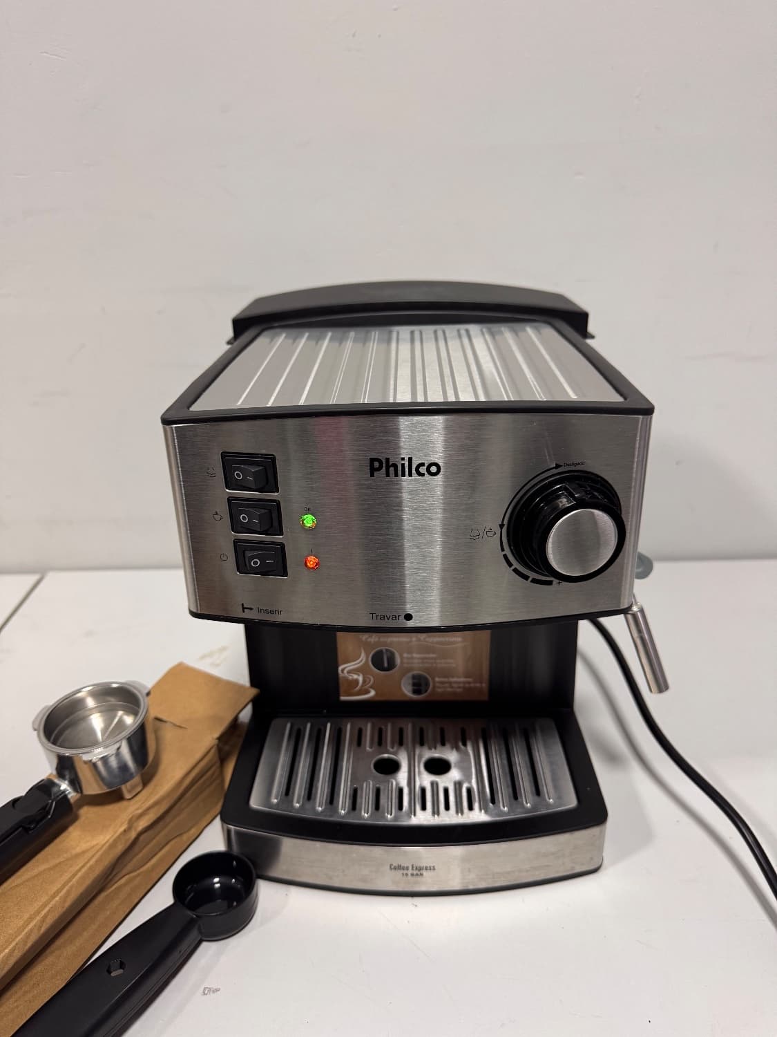 Cafeteira Coffe Express 15 bar, 2 Xícaras, Preto 127v Philco - 1