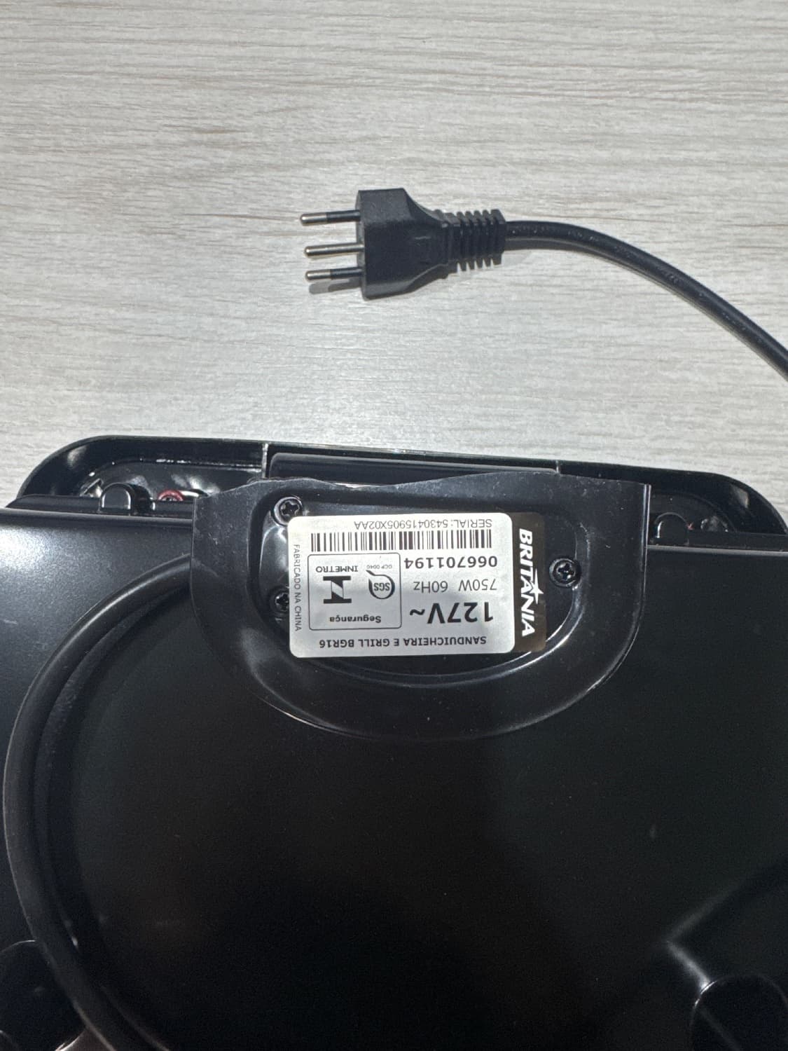 GRILL Britania BGR16 127V (PEQUENOS DETALHES) - 2