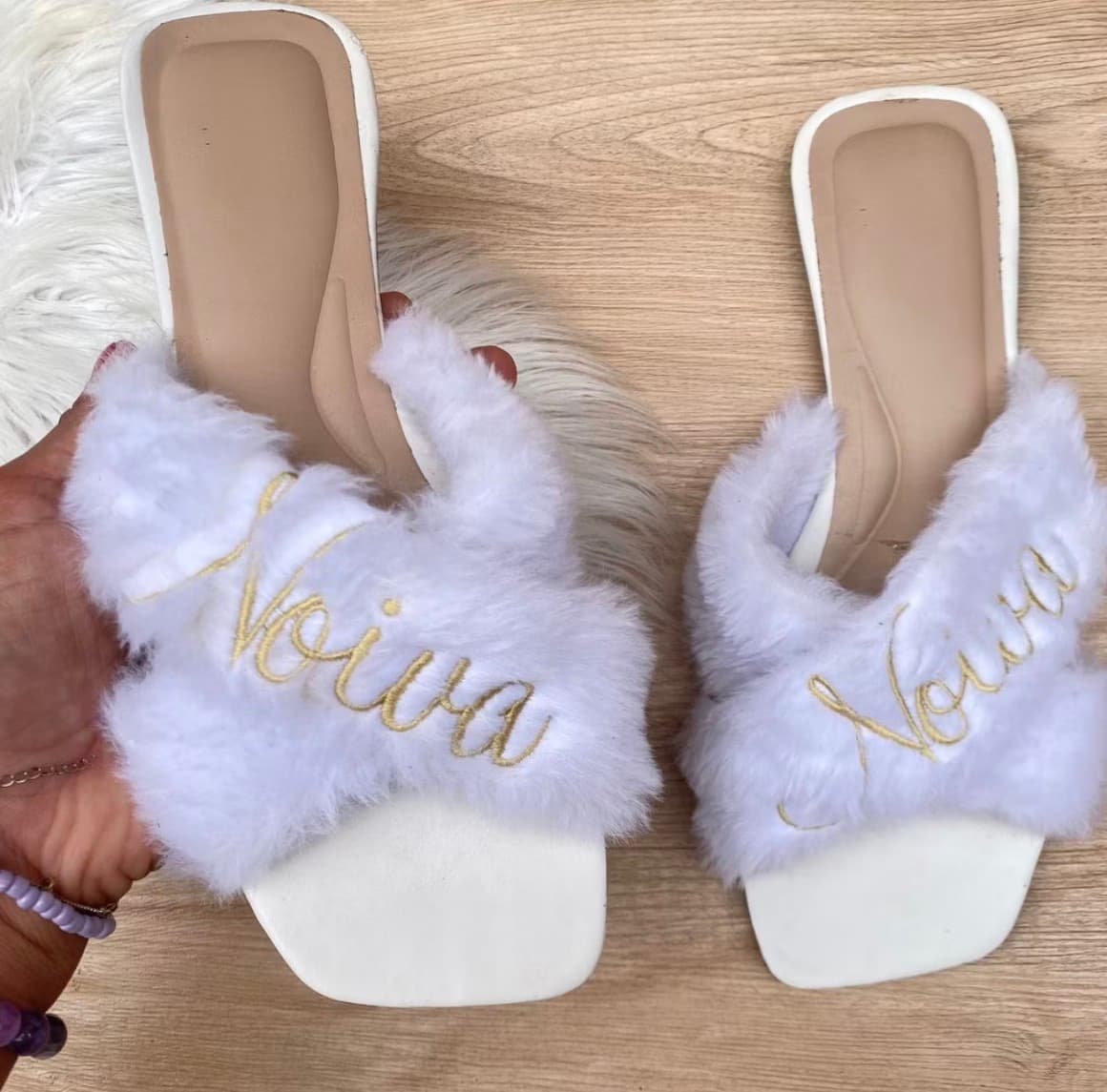 Rasteira Pantufa Trançada Noiva - numero35 Pelúcia Branca Bordada - Confortável e Elegante - 1