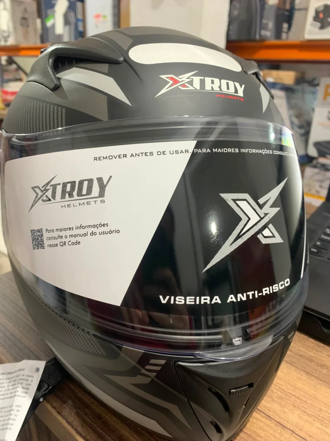 Capacete Fechado Xtroy Drone Preto e Prata Fosco Tam 58 com Viseira e Óculos Interno - 4