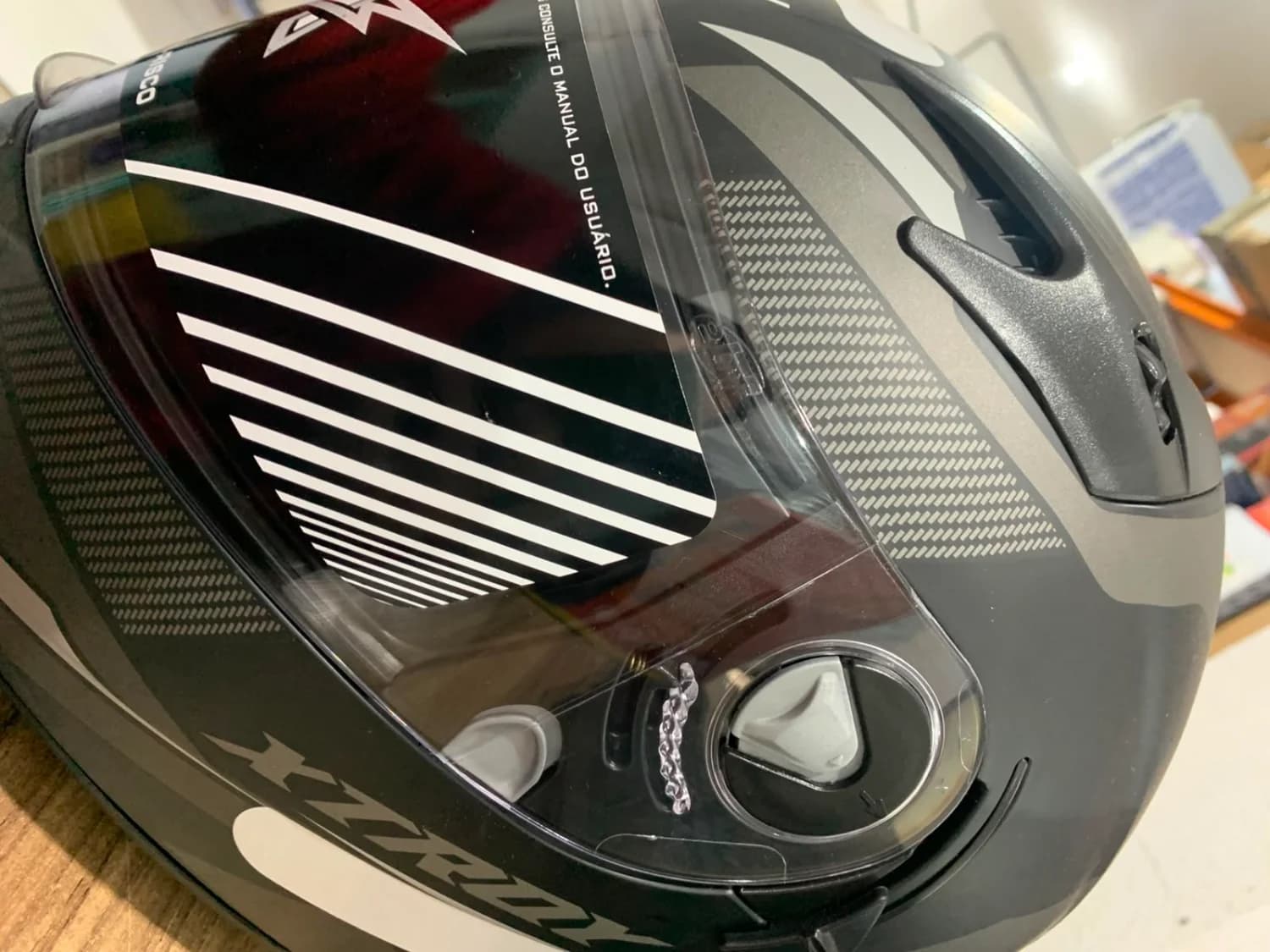 Capacete Fechado Xtroy Drone Preto e Prata Fosco Tam 58 com Viseira e Óculos Interno - 5