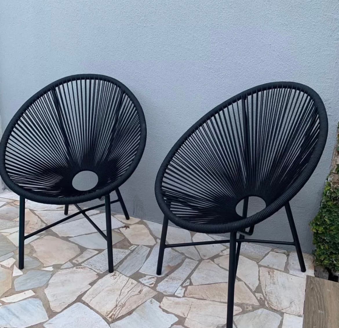 Par de cadeiras Acapulco design moderno preta. - 1