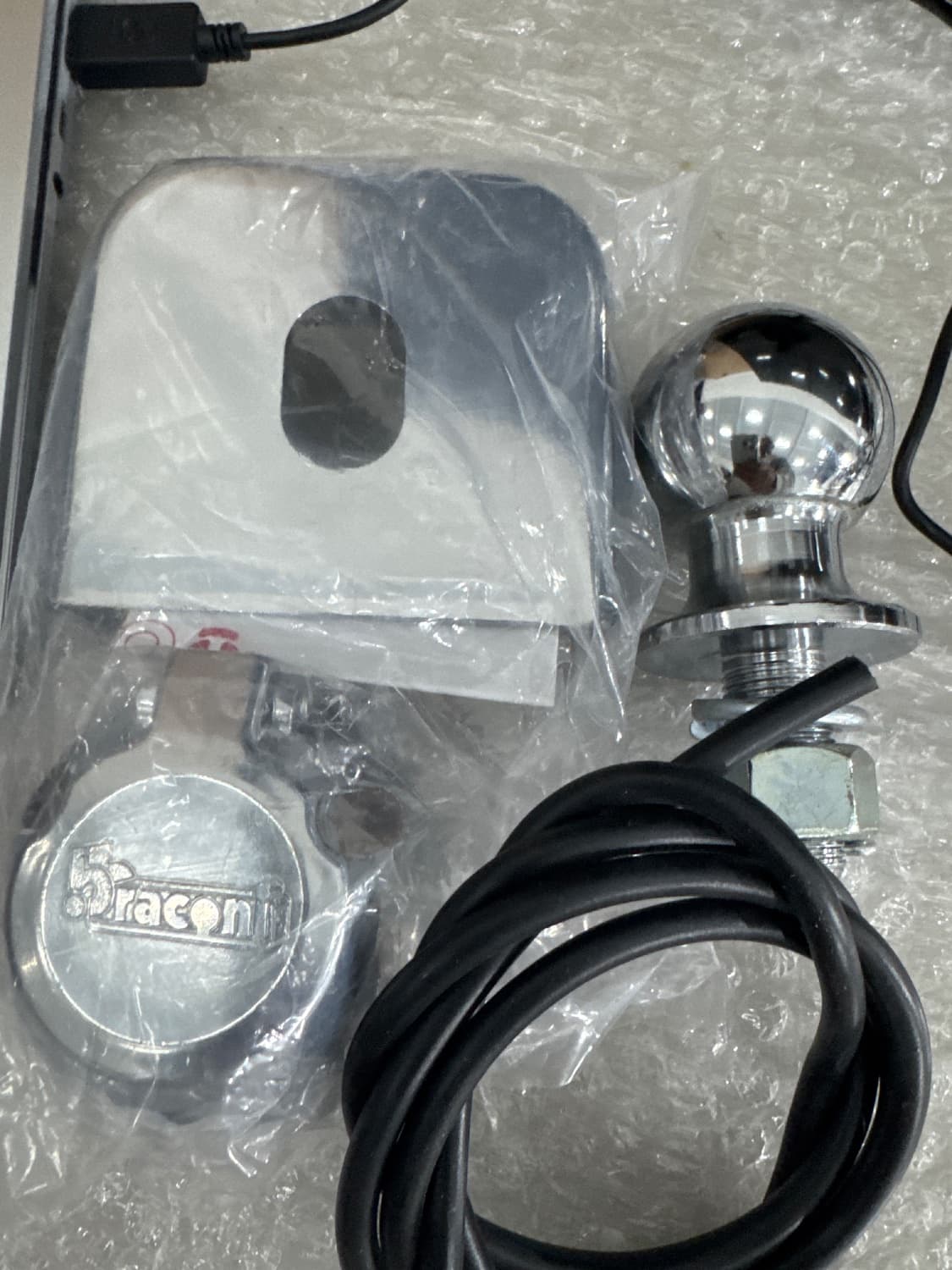 KIT ENGATE CAPA ABS 90MM, ESFERA 50MM, TOMADA 6 POLOS - 1