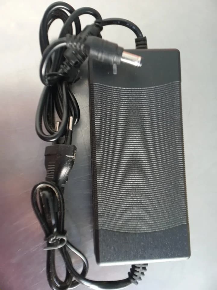 FONTE COMPATIVEL 13,5V 5V 5A P4 PARA PRODUTOS ELETRICOS - 1
